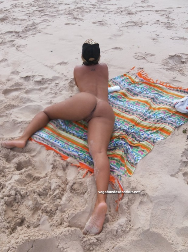 Esposa Boazuda Pelada Na Praia